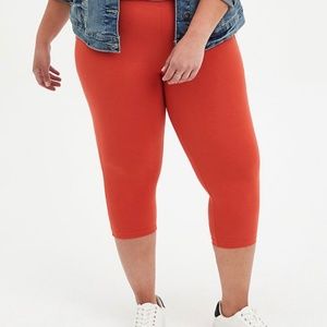 Torrid cropped Capri  orange legging (New without tags) 2x